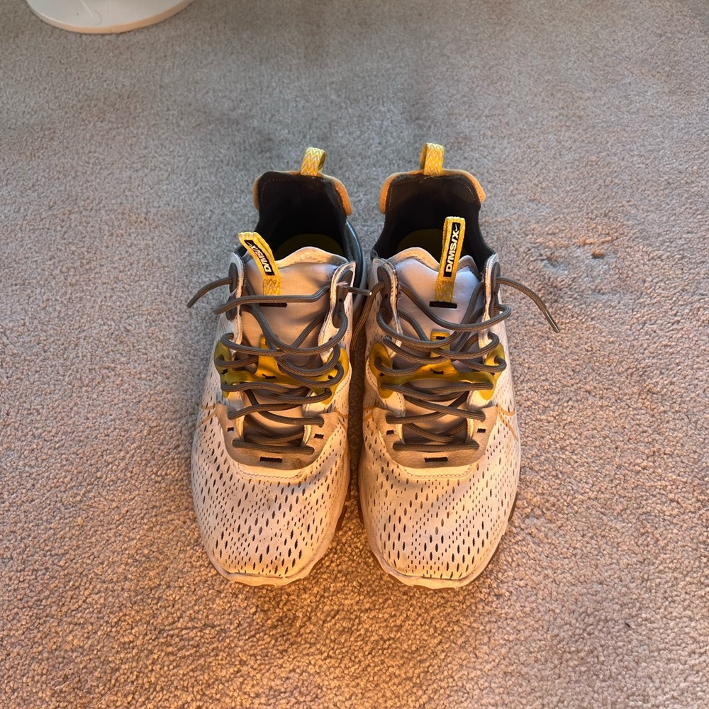 Nike shoes - Picture 2 of 3